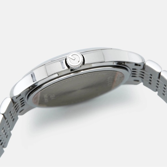 Stunning “ Gucci “ Stainless Steel Swiss Made Watch - Picture 2 of 12